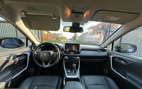 Toyota RAV4, 2022 год, 3 650 000 рублей, 6 фотография