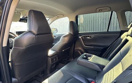 Toyota RAV4, 2022 год, 3 650 000 рублей, 5 фотография