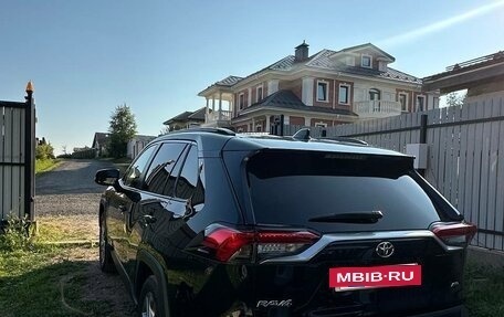 Toyota RAV4, 2022 год, 3 650 000 рублей, 3 фотография