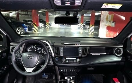 Toyota RAV4, 2019 год, 3 100 000 рублей, 12 фотография