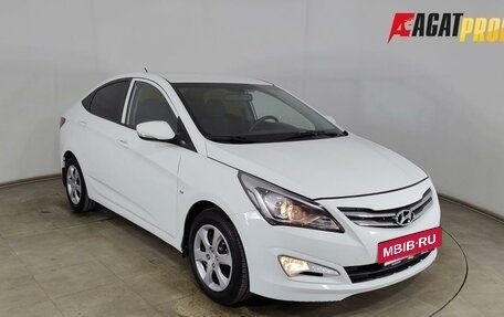 Hyundai Solaris II рестайлинг, 2015 год, 820 000 рублей, 3 фотография