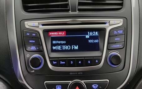 Hyundai Solaris II рестайлинг, 2015 год, 820 000 рублей, 17 фотография