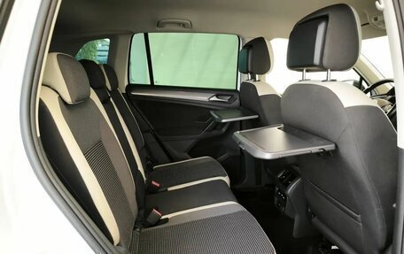 Volkswagen Tiguan II, 2020 год, 2 399 000 рублей, 14 фотография