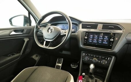Volkswagen Tiguan II, 2020 год, 2 399 000 рублей, 7 фотография