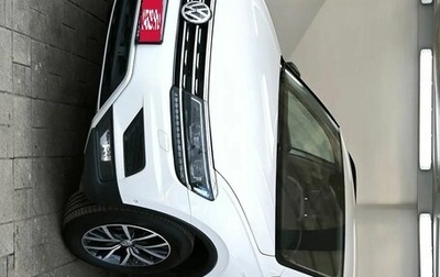 Volkswagen Tiguan II, 2020 год, 2 399 000 рублей, 1 фотография