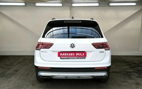 Volkswagen Tiguan II, 2020 год, 2 399 000 рублей, 3 фотография