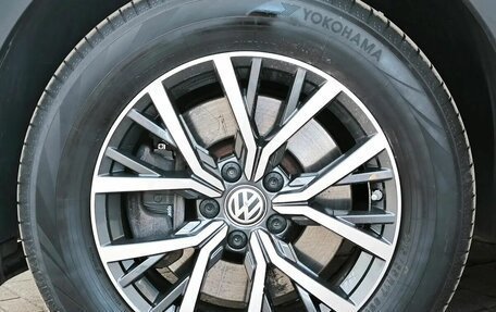 Volkswagen Tiguan II, 2020 год, 2 399 000 рублей, 17 фотография