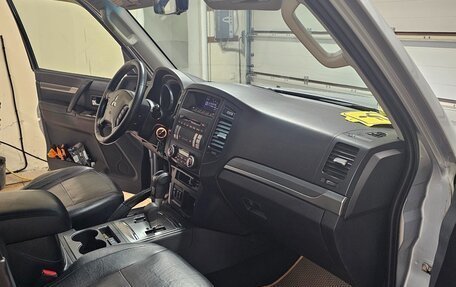 Mitsubishi Pajero IV, 2011 год, 1 700 000 рублей, 16 фотография