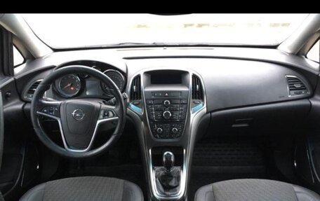 Opel Astra J, 2011 год, 570 000 рублей, 5 фотография