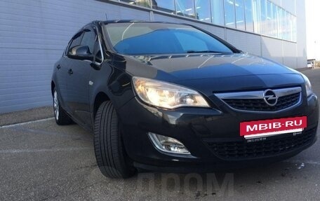 Opel Astra J, 2011 год, 570 000 рублей, 3 фотография