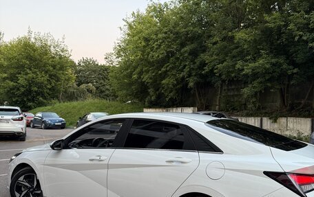 Hyundai Elantra, 2021 год, 2 300 000 рублей, 4 фотография