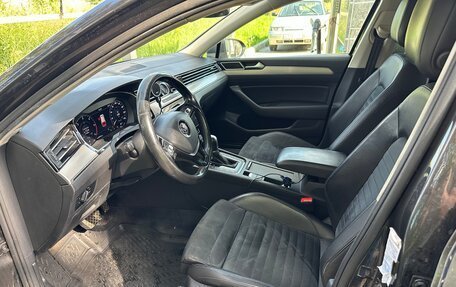 Volkswagen Passat B8 рестайлинг, 2018 год, 1 590 000 рублей, 10 фотография