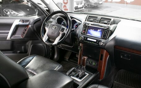 Toyota Land Cruiser Prado 150 рестайлинг 2, 2016 год, 3 298 000 рублей, 11 фотография