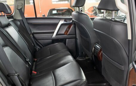 Toyota Land Cruiser Prado 150 рестайлинг 2, 2016 год, 3 298 000 рублей, 12 фотография