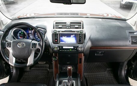 Toyota Land Cruiser Prado 150 рестайлинг 2, 2016 год, 3 298 000 рублей, 13 фотография
