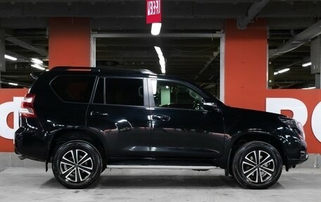 Toyota Land Cruiser Prado 150 рестайлинг 2, 2016 год, 3 298 000 рублей, 4 фотография