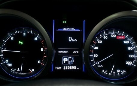 Toyota Land Cruiser Prado 150 рестайлинг 2, 2016 год, 3 298 000 рублей, 14 фотография
