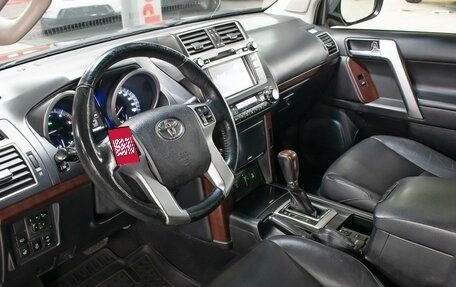 Toyota Land Cruiser Prado 150 рестайлинг 2, 2016 год, 3 298 000 рублей, 16 фотография
