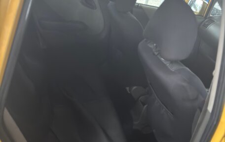 Honda Fit III, 2005 год, 350 000 рублей, 16 фотография