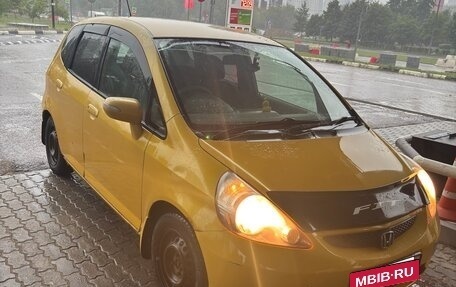 Honda Fit III, 2005 год, 350 000 рублей, 2 фотография