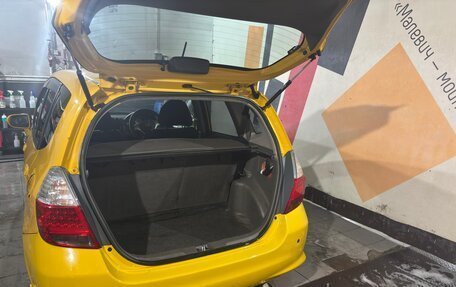 Honda Fit III, 2005 год, 350 000 рублей, 24 фотография