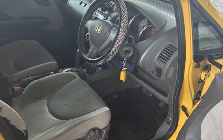 Honda Fit III, 2005 год, 350 000 рублей, 17 фотография