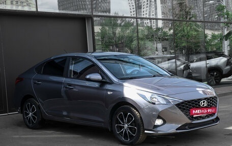 Hyundai Solaris II рестайлинг, 2021 год, 1 747 000 рублей, 3 фотография
