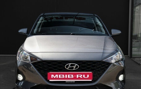 Hyundai Solaris II рестайлинг, 2021 год, 1 747 000 рублей, 2 фотография