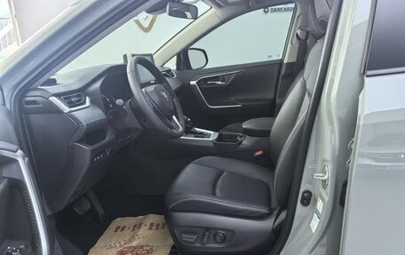 Toyota RAV4, 2020 год, 2 850 000 рублей, 5 фотография