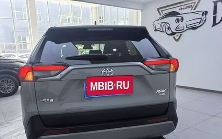 Toyota RAV4, 2020 год, 2 850 000 рублей, 4 фотография
