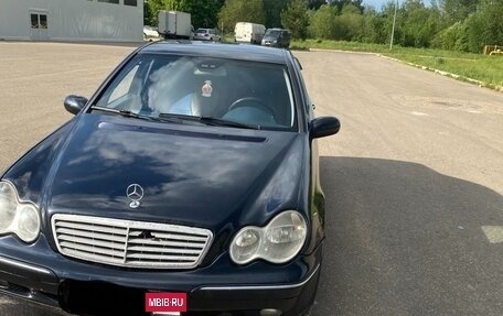 Mercedes-Benz C-Класс, 2002 год, 490 000 рублей, 4 фотография