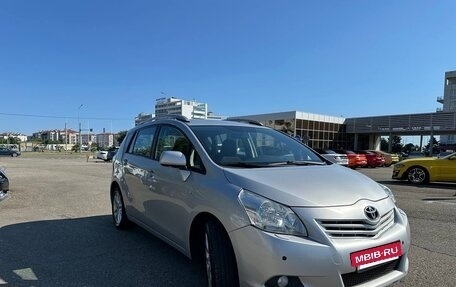 Toyota Verso I, 2010 год, 1 150 000 рублей, 2 фотография