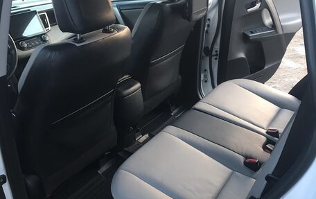 Toyota RAV4, 2018 год, 3 800 000 рублей, 4 фотография