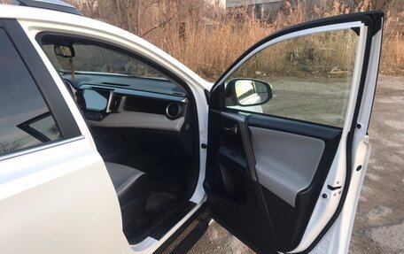 Toyota RAV4, 2018 год, 3 800 000 рублей, 6 фотография