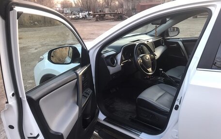 Toyota RAV4, 2018 год, 3 800 000 рублей, 8 фотография
