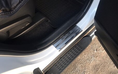 Toyota RAV4, 2018 год, 3 800 000 рублей, 7 фотография