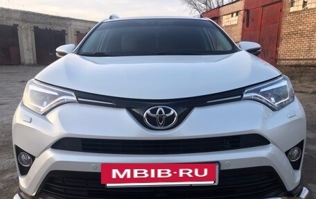 Toyota RAV4, 2018 год, 3 800 000 рублей, 5 фотография