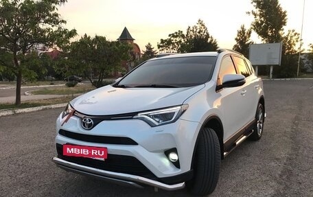 Toyota RAV4, 2018 год, 3 800 000 рублей, 20 фотография