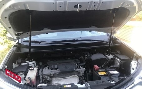 Toyota RAV4, 2018 год, 3 800 000 рублей, 29 фотография