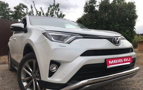 Toyota RAV4, 2018 год, 3 800 000 рублей, 22 фотография