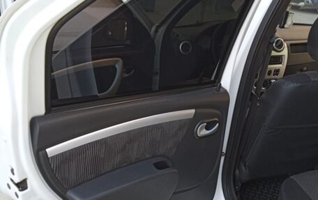 Renault Logan I, 2013 год, 900 000 рублей, 28 фотография