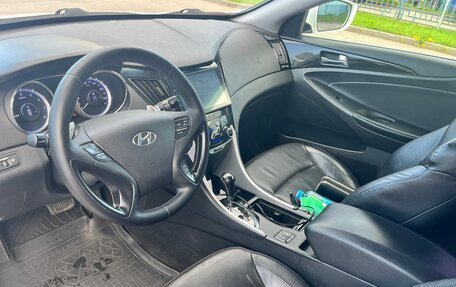 Hyundai Sonata VI, 2011 год, 899 000 рублей, 12 фотография