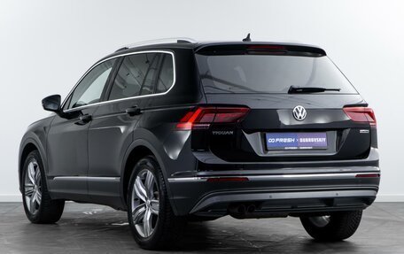 Volkswagen Tiguan II, 2018 год, 2 724 850 рублей, 2 фотография