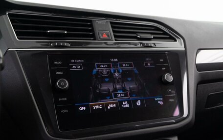 Volkswagen Tiguan II, 2018 год, 2 724 850 рублей, 13 фотография