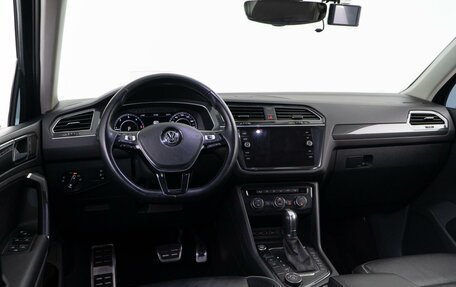 Volkswagen Tiguan II, 2018 год, 2 724 850 рублей, 6 фотография