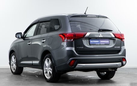 Mitsubishi Outlander III рестайлинг 3, 2016 год, 1 785 500 рублей, 2 фотография