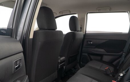 Mitsubishi Outlander III рестайлинг 3, 2016 год, 1 785 500 рублей, 11 фотография