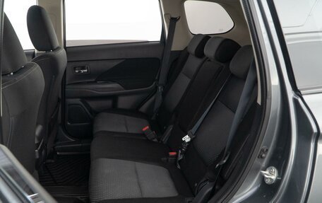 Mitsubishi Outlander III рестайлинг 3, 2016 год, 1 785 500 рублей, 9 фотография