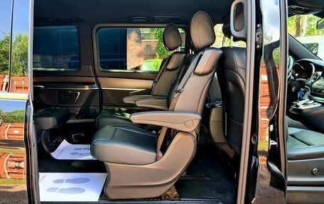 Mercedes-Benz V-Класс, 2019 год, 6 699 000 рублей, 16 фотография