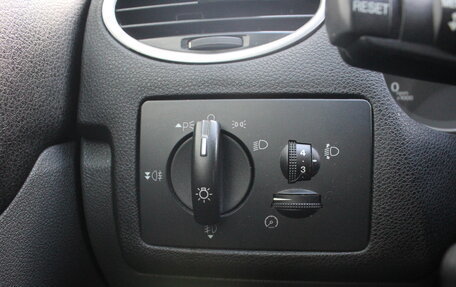 Ford Focus II рестайлинг, 2007 год, 400 000 рублей, 22 фотография